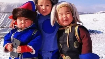 Traditional Mongolian National Clothing and Accessories